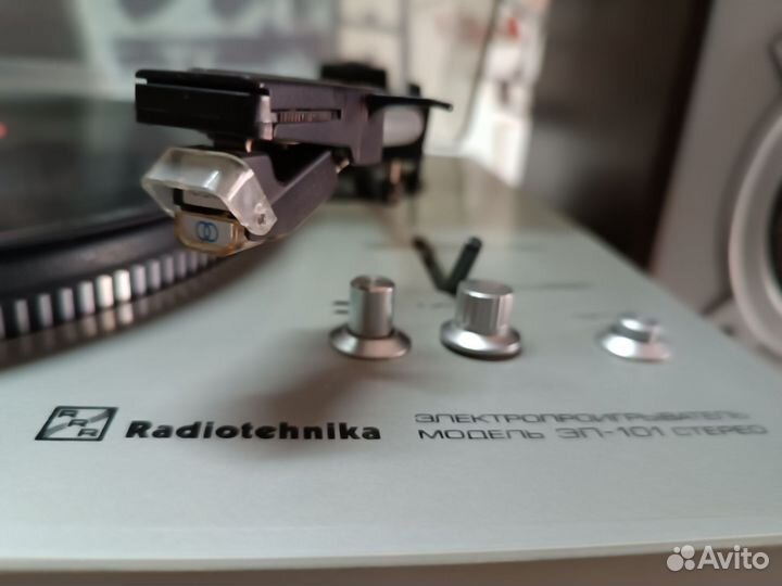 Радиотехника эп 101 Проигрыватель винила усил коло