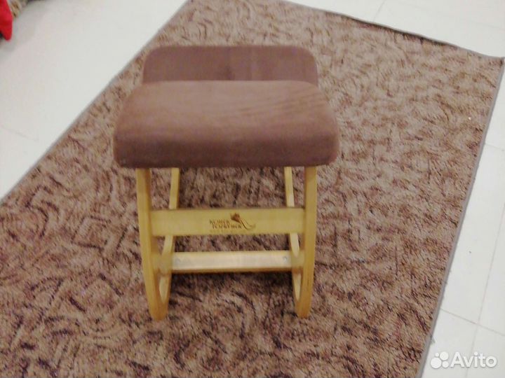 Коленный стул конек-горбунек
