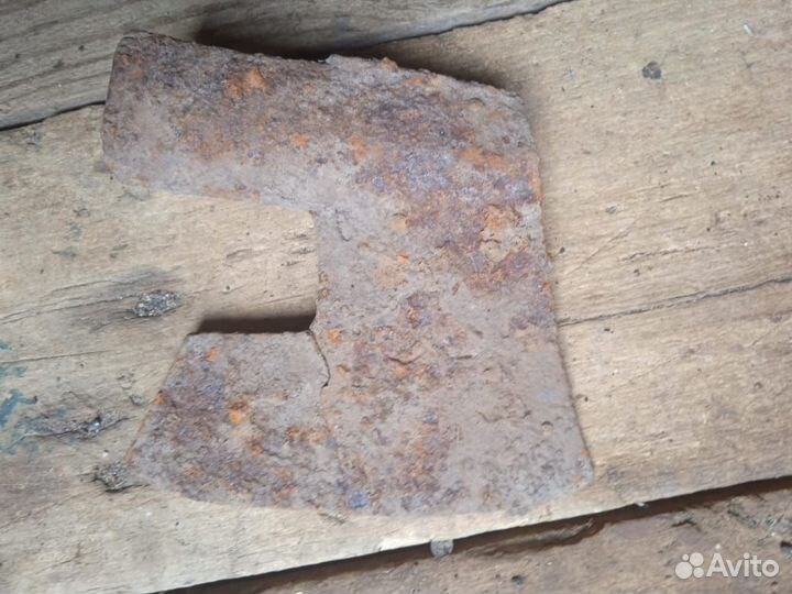 Топор старинный