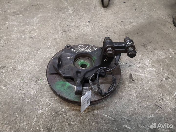 Кулак передний правый Renault Megane 3