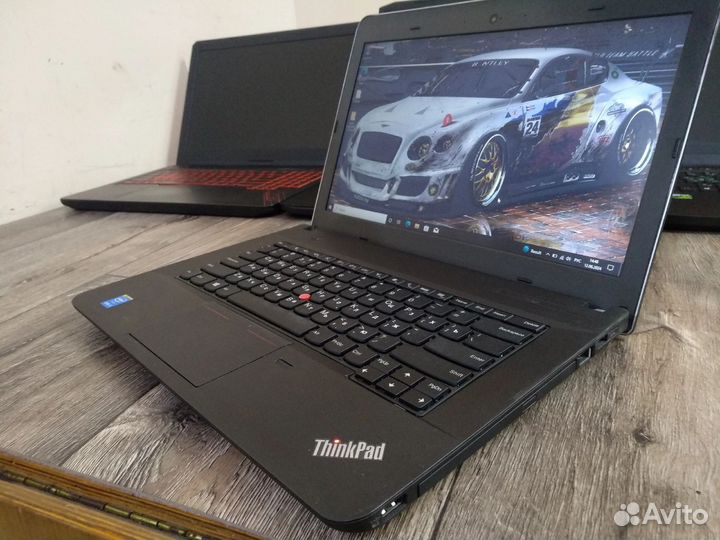 Ноутбук Lenovo (i5 Процессор, 8 Гб оперативки )