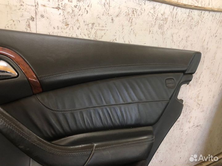 Карта двери задяя правя на Mercedes W220