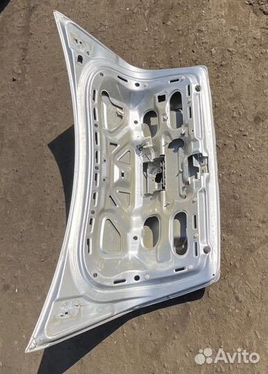 Крышка багажника Фольксваген Бора