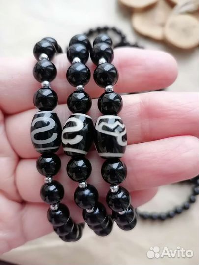 Браслет с бусиной дзи