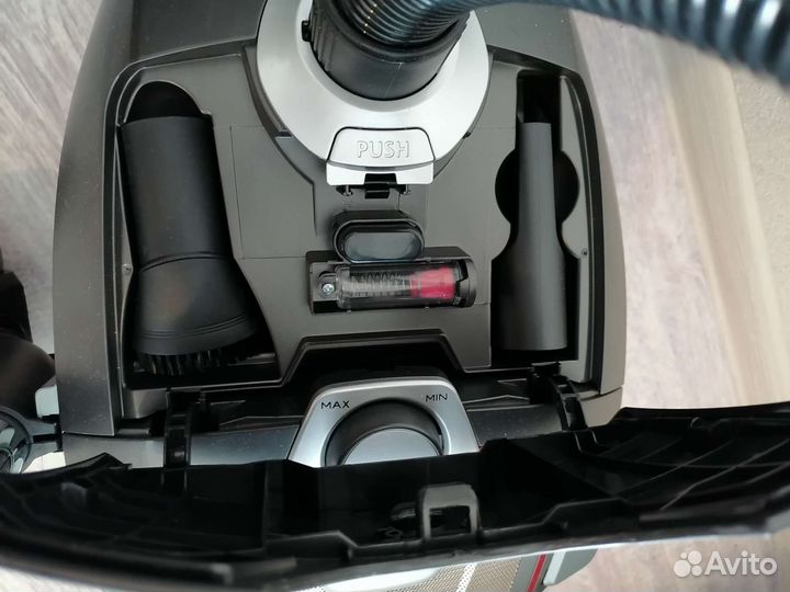 Пылесос Redmond