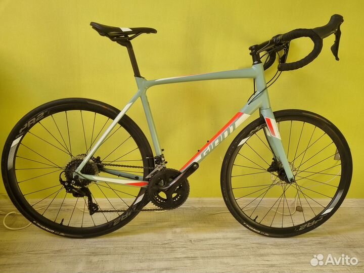 Шоссейный велосипед Giant Contend SL 1 Disc