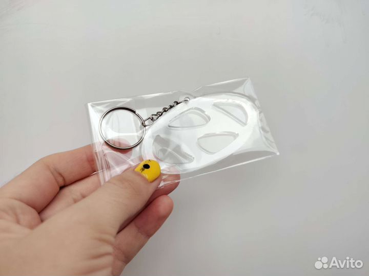 Брелок с маркой автомобиля