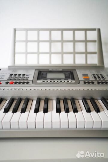 Синтезатор Tesler KB-6190