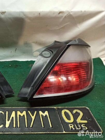 Правый фонарь Opel Astra H 5D хэтч