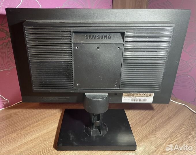 Монитор Samsung 19 дюймов