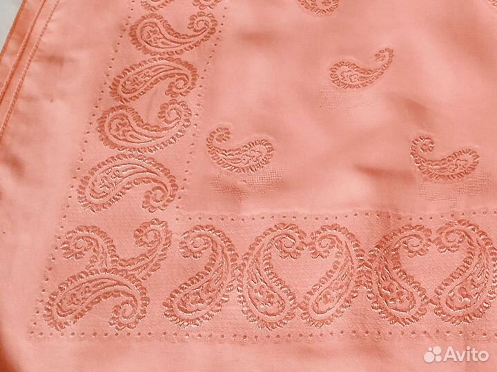 Шелковый платок, Скатерть