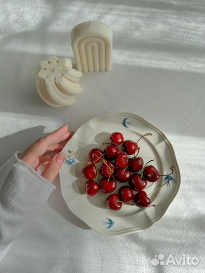 Блюдо тарелка с голубыми ласточками 19,5 см