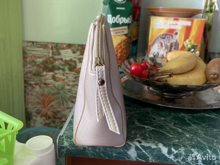 Вместительная косметичка