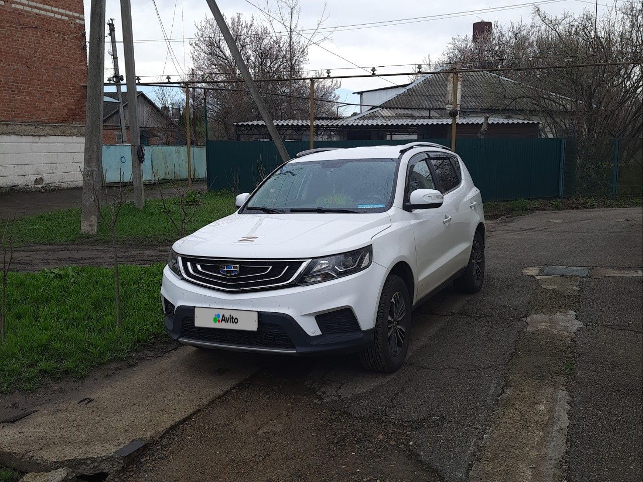 Geely Emgrand X7: фото владельца
