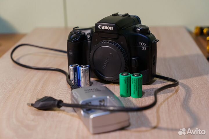 Пленочный фотоаппарат Canon EOS 33