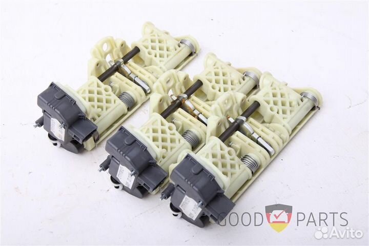 Механизм складывания подголовника Mercedes-Benz W