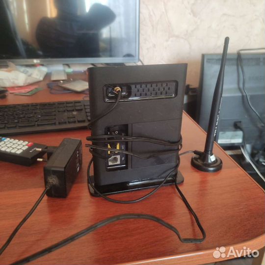 Мобильный wifi роутер 4gмегафон R100-1