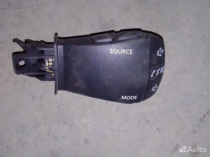 Джойстик музыки Renault Arkana