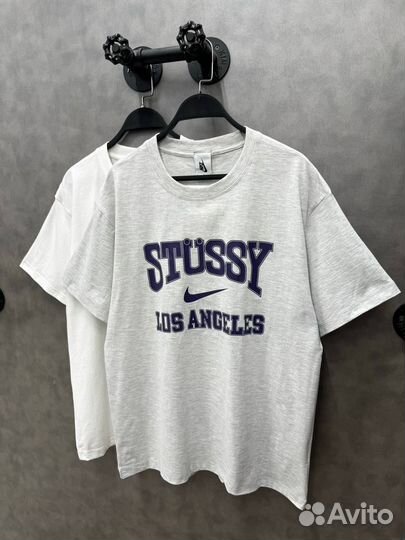 Оверсайз футболка Stussy