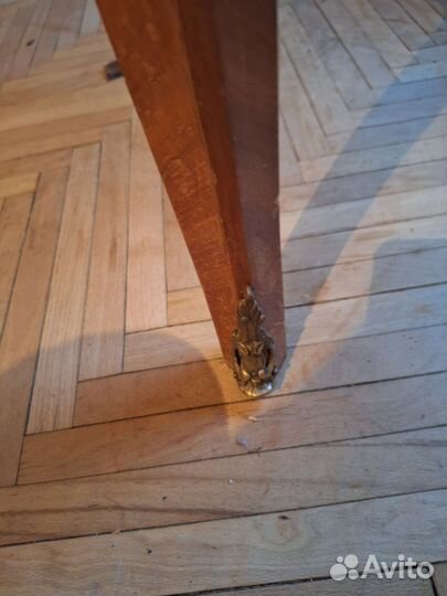 Письменный стол и кресло