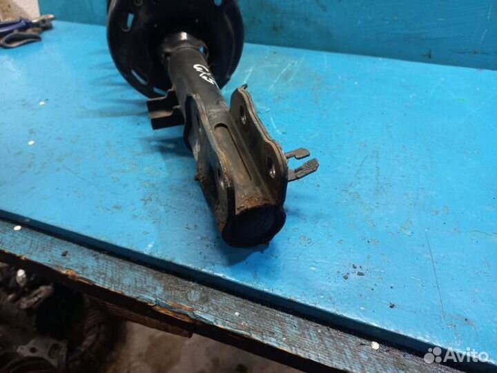 Амортизатор передний правый Mazda Cx-5 2012-2017