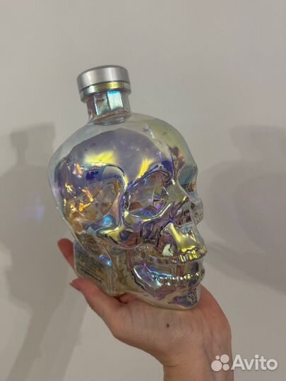 Пустая бутылка и стопка череп Crystal Head