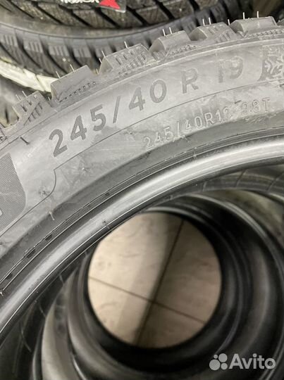 Michelin X-Ice North 4 245/40 R19 98T