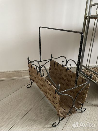 Газетница из ротанга