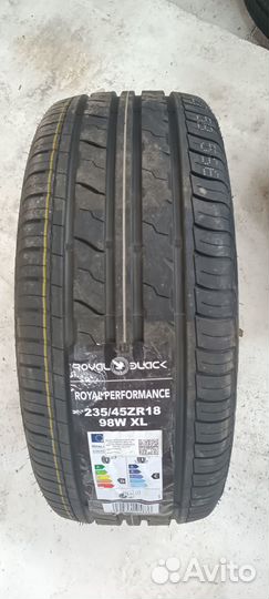 Royal Black Royal Performance 235/45 R18 98W