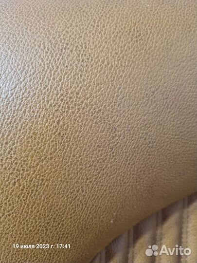 Офисное кожаное кресло бу