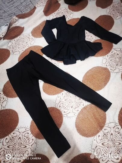 Гимнастические купальник и лосины