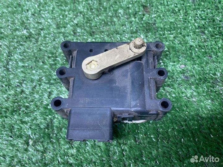 Моторчик заслонки печки Mazda Сх7