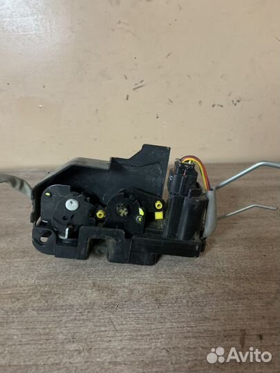 Замок двери предней правой Getz