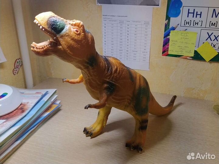Динозавр тирекс