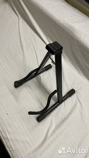 Стойка для гитары