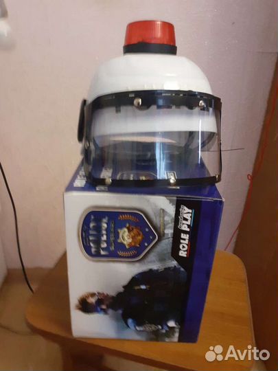 Шлем полиция с мигалкой