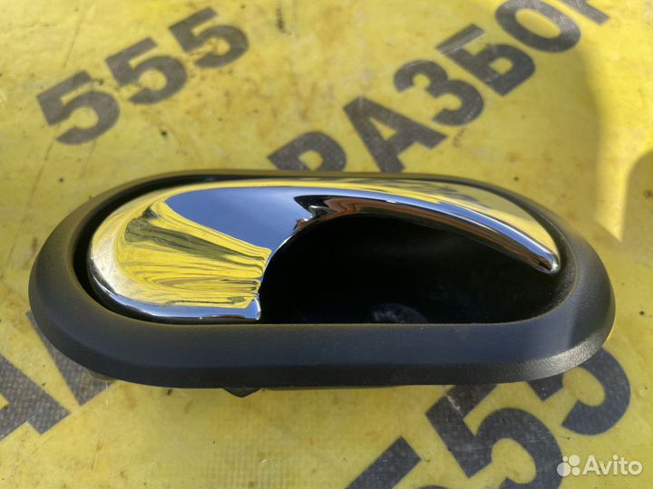 Ручка внутренняя передняя правая Renault Duster