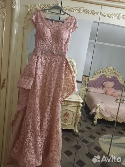 Вечернее платье в пол со шлейфом 42 44