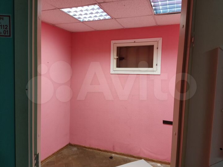 С отдельным входом, 210 м²