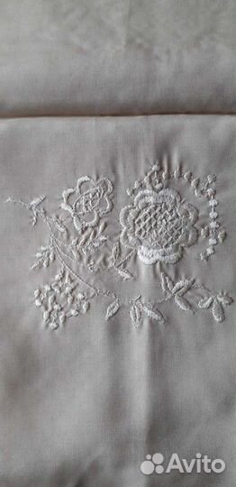 Наволочка для маленькой подушки с вышивкой. Новая