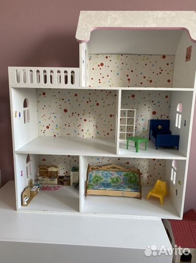 Домик кукольный