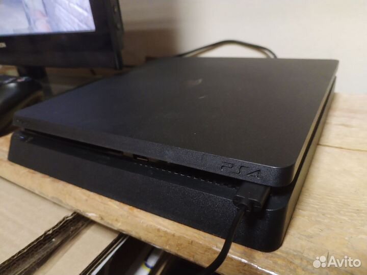 Sony playstation 4 slim