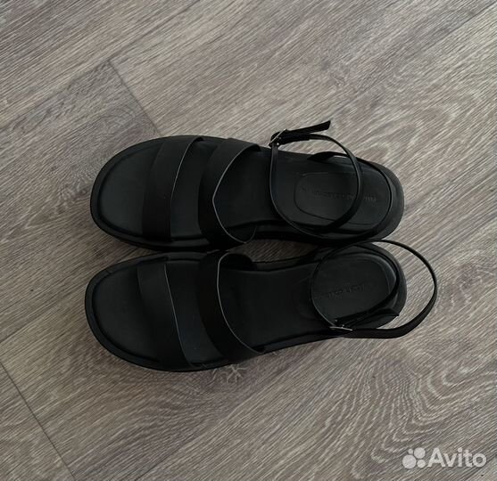 Сандалии pull&bear