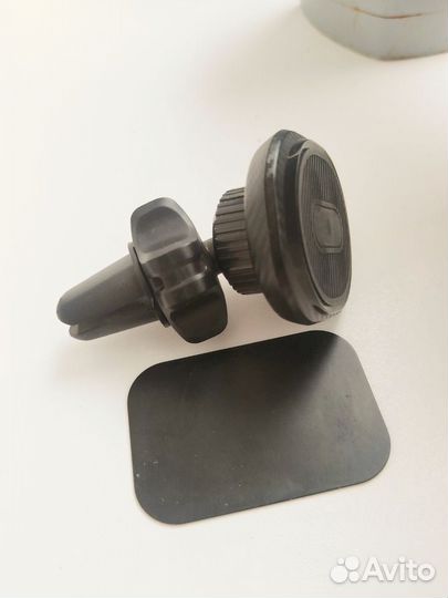 Магнитный держатель для телефона в автомобиль