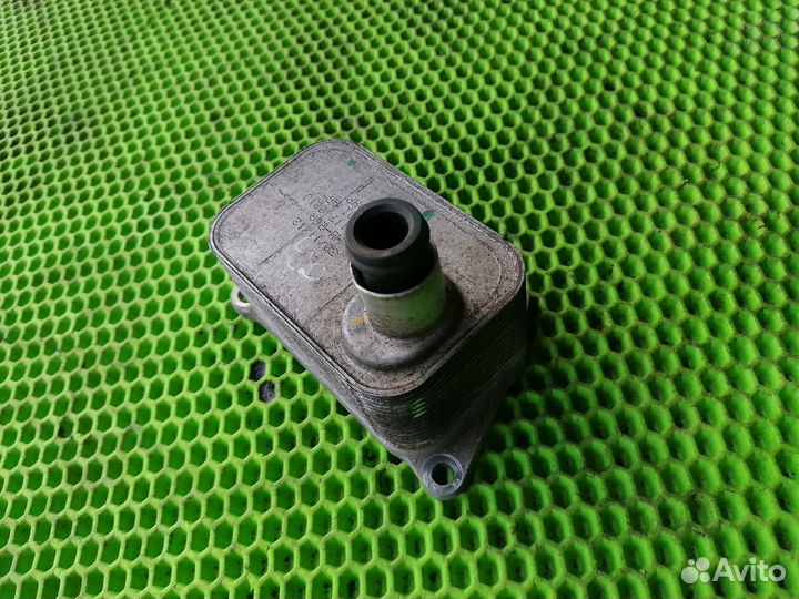 Радиатор масляный на Audi Q3 2012-2018