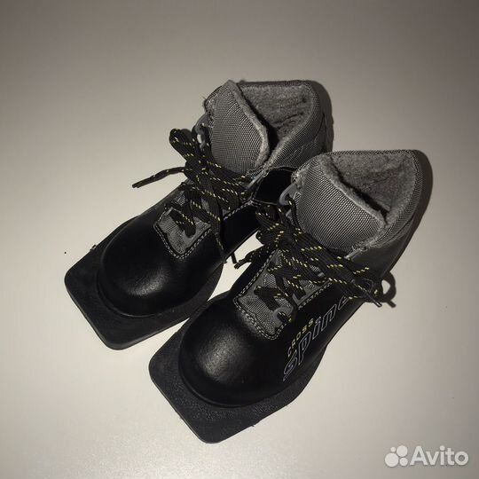 Лыжные ботинки детские