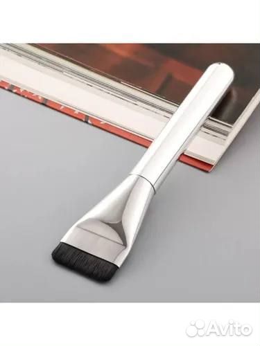 Кисть косметическая