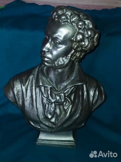 Статуэтка СССР Бюст А.С. Пушкин. Ск. Криворуцкий