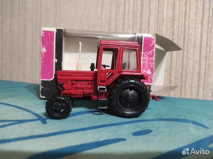 Модель трактора 1:43 СССР