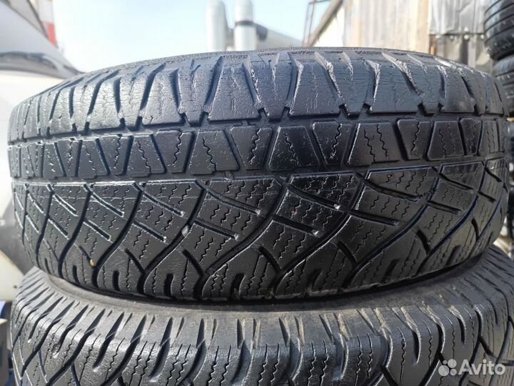 Michelin Latitude Cross 205/70 R15